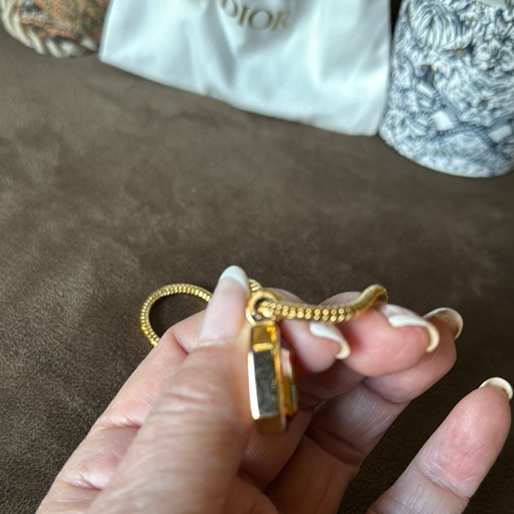 Dior Women's Gold Necklace - Picture 5 of 7